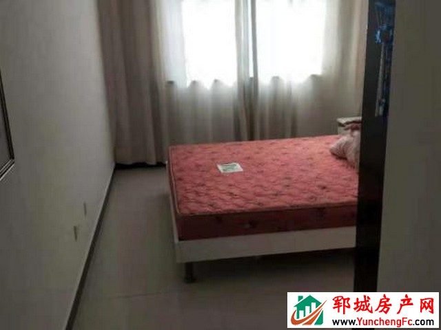 东城国际 3室2厅 100平米 简单装修 1250元/月