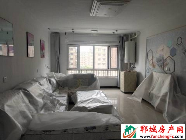 帝景湾 3室2厅 140平米 简单装修 1800元/月