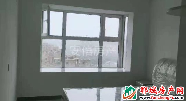 统汇凤凰城 3室2厅 142平米 精装修 1500元/月
